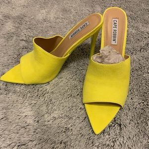 NEW Cape Robbin Heels